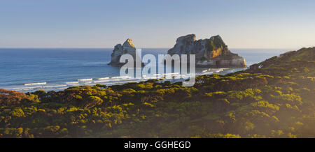 Îles d'Archway, Wharariki Beach, Tasman, île du Sud, Nouvelle-Zélande Banque D'Images