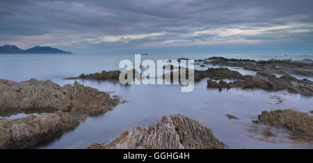 Des formations rocheuses, les montagnes de la péninsule de Kaikoura, Manakau, Canterbury, île du Sud, Nouvelle-Zélande Banque D'Images