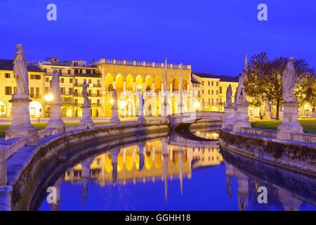 Loggia Amulea, Prato della Valle, Padoue, Vénétie, Italie Banque D'Images