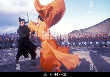 HERO Hero / CH 2002 / Zhang Yimou Nameless (JET LI), battant la neige (Maggie Cheung MAN-YUK) Régie : Zhang Yimou aka. Hero Banque D'Images