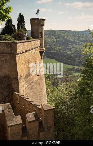 Vue vers la montagne de Zeller, Château de Hohenzollern Hechingen Bissingen, Souabe Alp, Bade-Wurtemberg, Allemagne Banque D'Images