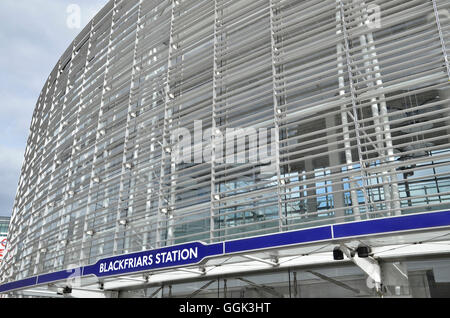 La gare de Blackfriars à Londres Banque D'Images