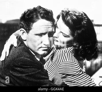 DIE FRAU, VON DER MAN SPRICHT Femme de l'année USA 1942 - George Stevens Sportreporter Sam (Spencer Tracy) und Starjournalistin Tess (Katharine Hepburn) aus dem Film 'Femme de l'année" - 1942. Regie : George Stevens aka. Femme de l'année Banque D'Images