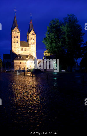 Fritzlar place Domplatz Cathédrale avec la nuit, Fritzlar, Hesse, Germany, Europe Banque D'Images