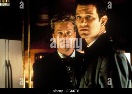 TWIN PEAKS Twin Peaks / USA/F 1992 / David Lynch L'agent du FBI Sam Stanley (Kiefer SUTHERLAND) und James Hurley (JAMES MARSHALL) Régie : David Lynch aka. Twin Peaks Banque D'Images