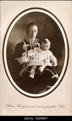 Le Kronprinz Wilhelm mit seinem Sohn jüngsten Prinz Friedrich von Preußen Preußen - ca 1912 Banque D'Images