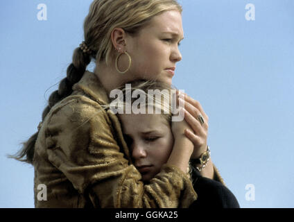 CAROLINA / Carolina USA/D 2004 / Marleen Gorris Carolina (JULIA STILES) und Maine Mirabeau (MIKA BOOREM) Régie : Marleen Gorris aka. Carolina Banque D'Images