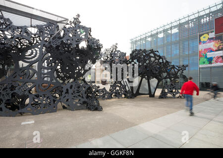 La ligne matin et ZKM, Zentrum für Kunst und Medientechnologie, Karlsruhe, Bade-Wurtemberg, Allemagne Banque D'Images