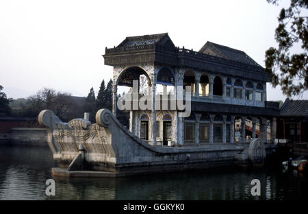 Le bateau de marbre est situé dans le nord-ouest de lac Kunming au Palais d'été à Beijing, Chine Banque D'Images