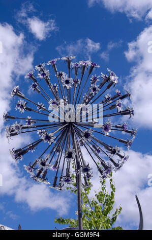 Sculpture en verre par Jenny Pickford, artiste forgeron. Chelsea Flower Show 2008. Date : 21.05.2008 LA GUERRE COMPU000275 Banque D'Images