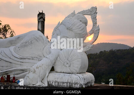 Bouddha couché, Wat Khao Krailas, Hua Hin, Thailand, Thaïlande-centre Banque D'Images