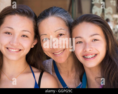 Close up of mother and daughters Banque D'Images