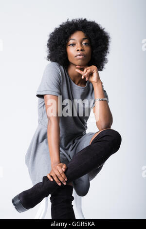 Afro Caraïbes femme d'une vingtaine d'images de mode de prise de vue s Banque D'Images