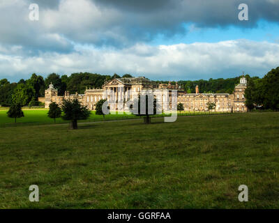 Wentworth Woodhouse, vu depuis le parc des cerfs. Banque D'Images