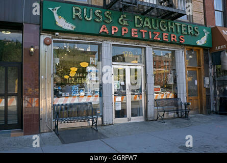 Storefront de 102 ans RUSS & Filles bouchées sur Houston Street dans le Lower Manhattan, New York City. Banque D'Images