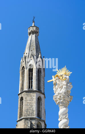 Sopron (Ödenburg) : Tour de l'église bénédictine ou de chèvre et la colonne de la Sainte Trinité, Hongrie, Györ-Moson-Sopron, Banque D'Images