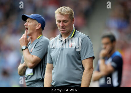 L'entraîneur-chef de Brentford Dean Smith au cours de la Sky Bet Championship match à la John Smith's Stadium, Huddersfield. ASSOCIATION DE PRESSE Photo. Photo date : Samedi 6 août 2016. Voir l'ACTIVITÉ DE SOCCER histoire Huddersfield. Crédit photo doit se lire : Richard Ventes/PA Wire. RESTRICTIONS : EDITORIAL N'utilisez que pas d'utilisation non autorisée avec l'audio, vidéo, données, listes de luminaire, club ou la Ligue de logos ou services 'live'. En ligne De-match utilisation limitée à 75 images, aucune émulation. Aucune utilisation de pari, de jeux ou d'un club ou la ligue/dvd publications. Banque D'Images