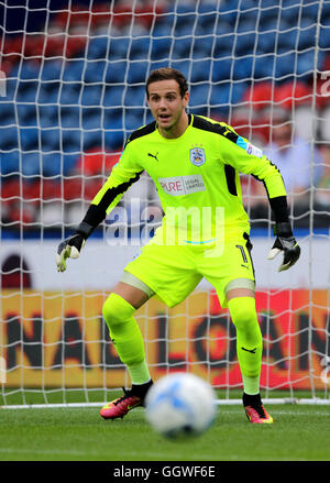 Danny Ward, gardien de but de la ville de Huddersfield, lors du match de championnat Sky Bet au stade John Smith, Huddersfield. APPUYEZ SUR ASSOCIATION photo. Date de la photo: Samedi 6 août 2016. Voir PA Story FOOTBALL Huddersfield. Le crédit photo devrait se lire comme suit : Richard Sellers/PA Wire. RESTRICTIONS : aucune utilisation avec des fichiers audio, vidéo, données, listes de présentoirs, logos de clubs/ligue ou services « en direct » non autorisés. Utilisation en ligne limitée à 75 images, pas d'émulation vidéo. Aucune utilisation dans les Paris, les jeux ou les publications de club/ligue/joueur unique. Banque D'Images