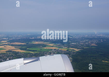 DUSSELDORF - 22 juillet 2016 : Singapore Airlines Airbus A350 décollage Banque D'Images