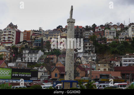 Le monument à la place MDRM Antananarivo commémorant le soulèvement de 1947 contre la colonisation française de Madagascar Banque D'Images