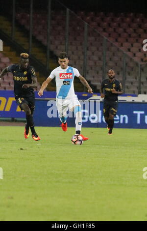 Napoli, Italie. 7 Août, 2016. dans l'ordre, de gauche à droite:Tiémoué Bakayoko (MONACO);Elseid Hysaj(SSC Napoli) et Vágner Love (MONACO) lors de match de football entre SSC Napoli et Monaco au stade San Paolo de Naples .résultat final Napoli vs Monaco 5-0 Crédit : Salvatore Esposito/Alamy Live News Banque D'Images