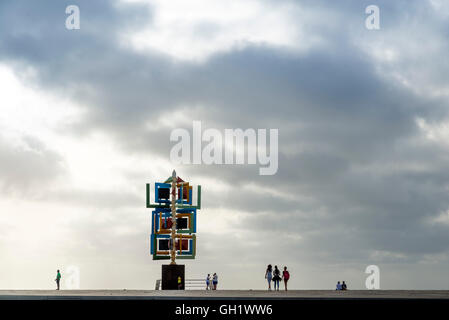 LAS PALMAS DE GRAN CANARIA, ESPAGNE - 1 août 2016 : sculpture éolienne par Cesar Manrique, Plaza de la puntilla, Las Palmas de Gran C Banque D'Images