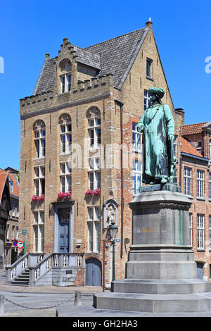 Monument de la peintre flamand Jan Van Eyck (vers 1390-1441) à Bruges, Belgique Banque D'Images