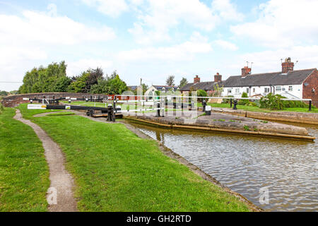 Écluse 63 à Malkins Bank près de Wheelock sur le canal Trent and Mersey Cheshire, Angleterre, Royaume-Uni Banque D'Images