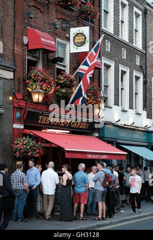 Pub sur Bow Street, Covent Garden, Londres, Royaume-Uni Banque D'Images