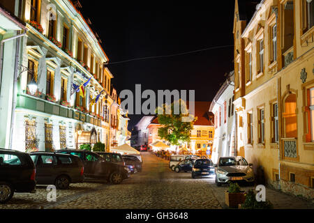 SIGHISOARA, Roumanie - 07 juillet : Vue de nuit sur la ville historique de Sighisoara sur Juillet 07, 2015. Ville dans laquelle est né Vlad Tepes, Dracu Banque D'Images