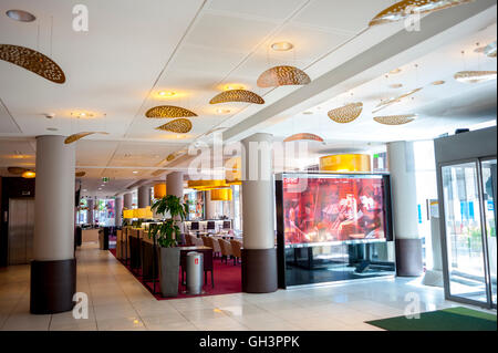 Clichy, France, Hall, restaurant Bistro français moderne, intérieur de l'hôtel Holiday Inn, hall moderne DESIGN INTÉRIEUR moderniste, salles à manger de l'hôtel Banque D'Images