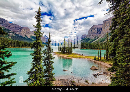 High Angle View of Spirit Island, lac Maligne, parc national Jasper, Alberta, Canada Banque D'Images