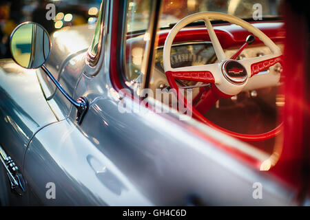 Vue sur le tableau de bord d'une Chevrolet Classic 1955 Pick Up Truck Banque D'Images