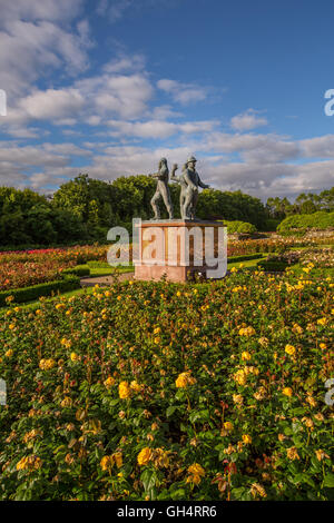 Le mémorial Piper Alpha dans la reine mère Rose Garden à Hazlehead Park, Aberdeen, Écosse, Royaume-Uni Banque D'Images