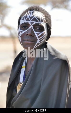 Géographie / billet, en Tanzanie, un jeune guerrier Masaï, Ndema, Ngorongoro Conservation Area,-Additional-Rights Clearance-Info-Not-Available Banque D'Images