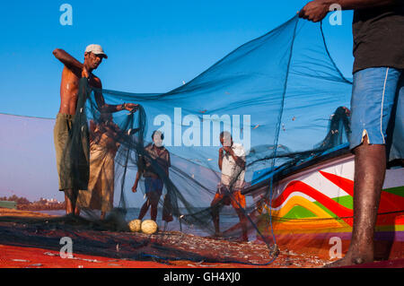 Géographie / voyages, Asie, Sri Lanka, les gens, les pêcheurs de Negombo beach, Additional-Rights Clearance-Info-Not-Available- Banque D'Images