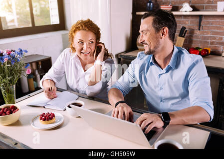 L'homme et de la femme de passer du temps ensemble Banque D'Images