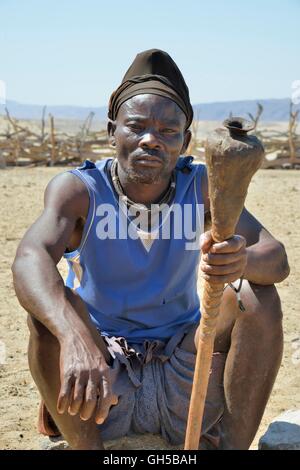 Géographie / voyage, Namibie, dans l'homme Himba Village traditionnel, Purros Purros, Additional-Rights Clearance-Info-Kaokoveld,-Not-Available Banque D'Images