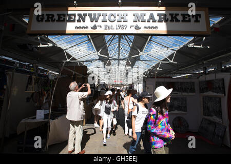 Greenwich Market, marché local haut en couleur, dans le sud-est de Londres, les étals de marché indépendants des arts, de l'artisanat et de l'alimentation Banque D'Images