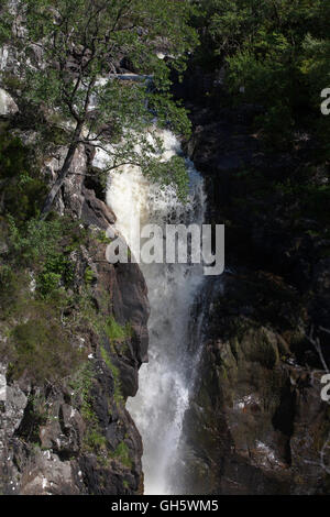 Les chutes de la rivière sur Kirkaig Kirkaig sous Loch Fionn ci-dessous Suilven près de Lochinver Ecosse Sutherland Assynt Banque D'Images