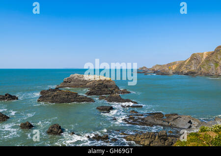 La côte nord du Devon à Hartland Quay, en Angleterre. Banque D'Images