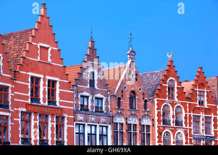 Maisons sur le Markt (place du marché) à Bruges, Belgique Banque D'Images