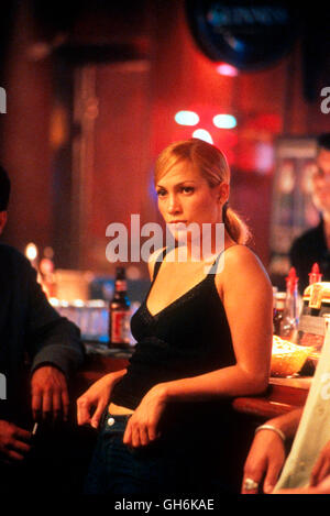 ANGEL EYES / Angel Eyes USA 2001 / Luis Mandoki Die Polizistin Chicagoer Sharon Pogue (JENNIFER LOPEZ) gerät bei einer poursuites dans einen Hinterhalt. Geheimnisvoller Ein Fremder, der sich auf taucht nennt, capture, entwaffnet und rettet den Killer Sharon das Leben. Zufall oder le destin ? Sind sich und schon mal Sharon Captures begegnet ? Sie sich als ineinander verlieben, finden Sie die Wahrheit heraus - aber Sie müssen sich den erstmal unbewältigten problemen in ihrer stellen and Crew... Régie : Luis Mandoki aka. Angel Eyes Banque D'Images