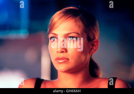 ANGEL EYES / Angel Eyes USA 2001 / Luis Mandoki Die Polizistin Chicagoer Sharon Pogue (JENNIFER LOPEZ) gerät bei einer poursuites dans einen Hinterhalt. Geheimnisvoller Ein Fremder, der sich auf taucht nennt, capture, entwaffnet und rettet den Killer Sharon das Leben. Zufall oder le destin ? Sind sich und schon mal Sharon Captures begegnet ? Sie sich als ineinander verlieben, finden Sie die Wahrheit heraus - aber Sie müssen sich den erstmal unbewältigten problemen in ihrer stellen and Crew... Régie : Luis Mandoki aka. Angel Eyes Banque D'Images