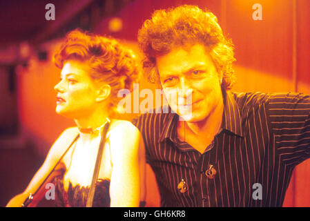 VIEL PASSIERT - DER FILM BAP / D 2001 / Wim Wenders Wim Wenders und WOLFGANG NIEDECKEN haben eine Kollage aus seltenen, Archivbildern aktuellen Konzertaufnahmen, Texten und von Kommentaren Niedecken und von Gastauftritten Wolf Biermann, MARIE BÄUMER, Joachim Krol und der Band colère 77 zusammengestellt. Daraus ist ein faszinierendes Portrait der Band BAP entstanden, die seit 25 Jahren an der Spitze deutscher Rockbands stehen... Regie : Wim Wenders Banque D'Images