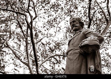 Un monument d'un célèbre compositeur italien Giuseppe Verdi. Banque D'Images