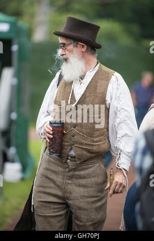 Homme avec une barbe blanche à papplewick événement steampunk stations de pompage Banque D'Images