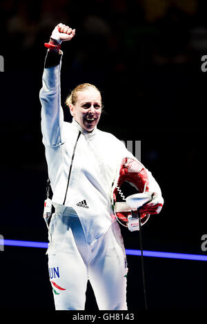 Rio de Janeiro, Brésil. 8 Août, 2016. 2016 Jeux Olympiques d'escrime, womens tours médaille. Célébration d'Emese Szasz (HUN) gagnant de la dernière action Crédit : Plus de Sports/Alamy Live News Banque D'Images