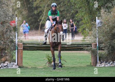 Rio de Janeiro, Brésil. 8 Août, 2016. Clôture 26. Mark Kyle (IRL) équitation JEMILLA. Equestrian Eventing Cross Country (XC). Centre Équestre Olympique. Deodoro. Credit : Sport en images/Alamy Live News Banque D'Images