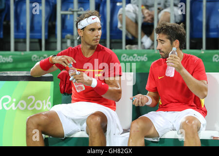 Rio de Janeiro, Rio de Janeiro, Brésil. 8e août 2016. Le joueur de tennis espagnol Rafael Nadal et Marc Lopez Vs Anglais Argentin Juan Martin Del Potro et Maximo Gonzalez dans une correspondance valide pour le deuxième tour de la phase de qualification des hommes doubles de tennis des Jeux Olympiques. Credit : Geraldo Bubniak/ZUMA/Alamy Fil Live News Banque D'Images